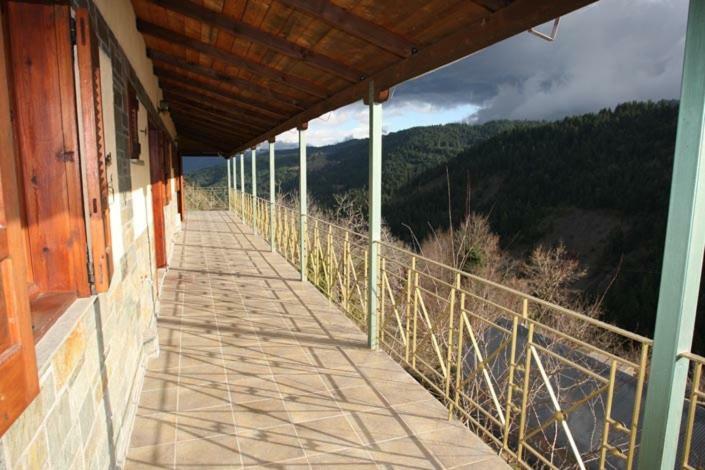 Athamania Artas Hotel Athamanio Bagian luar foto