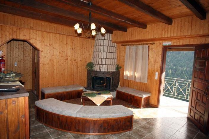 Athamania Artas Hotel Athamanio Bagian luar foto